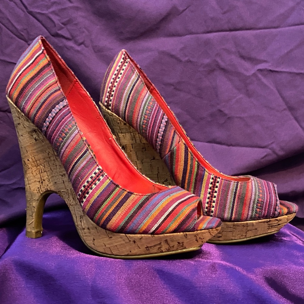 BAMBOO Red and Purple Stripe Peeptoe Platform Heels. Size 6.5.